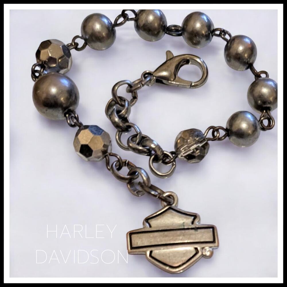 HARLEY DAVIDSON MOTORCYCLES Bar & Shield Charm Bead Bracelet Gray & Glass